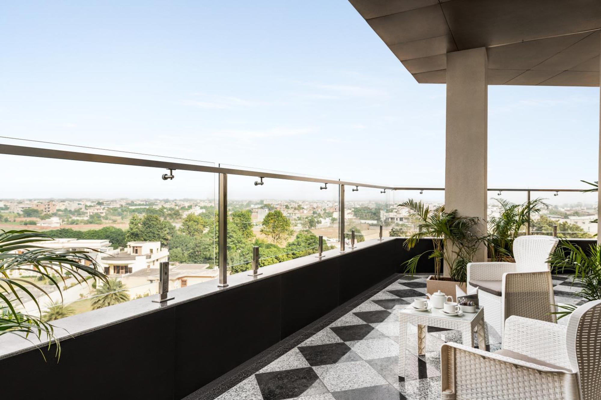Ramada Encore By Wyndham Amritsar Airport Luaran gambar