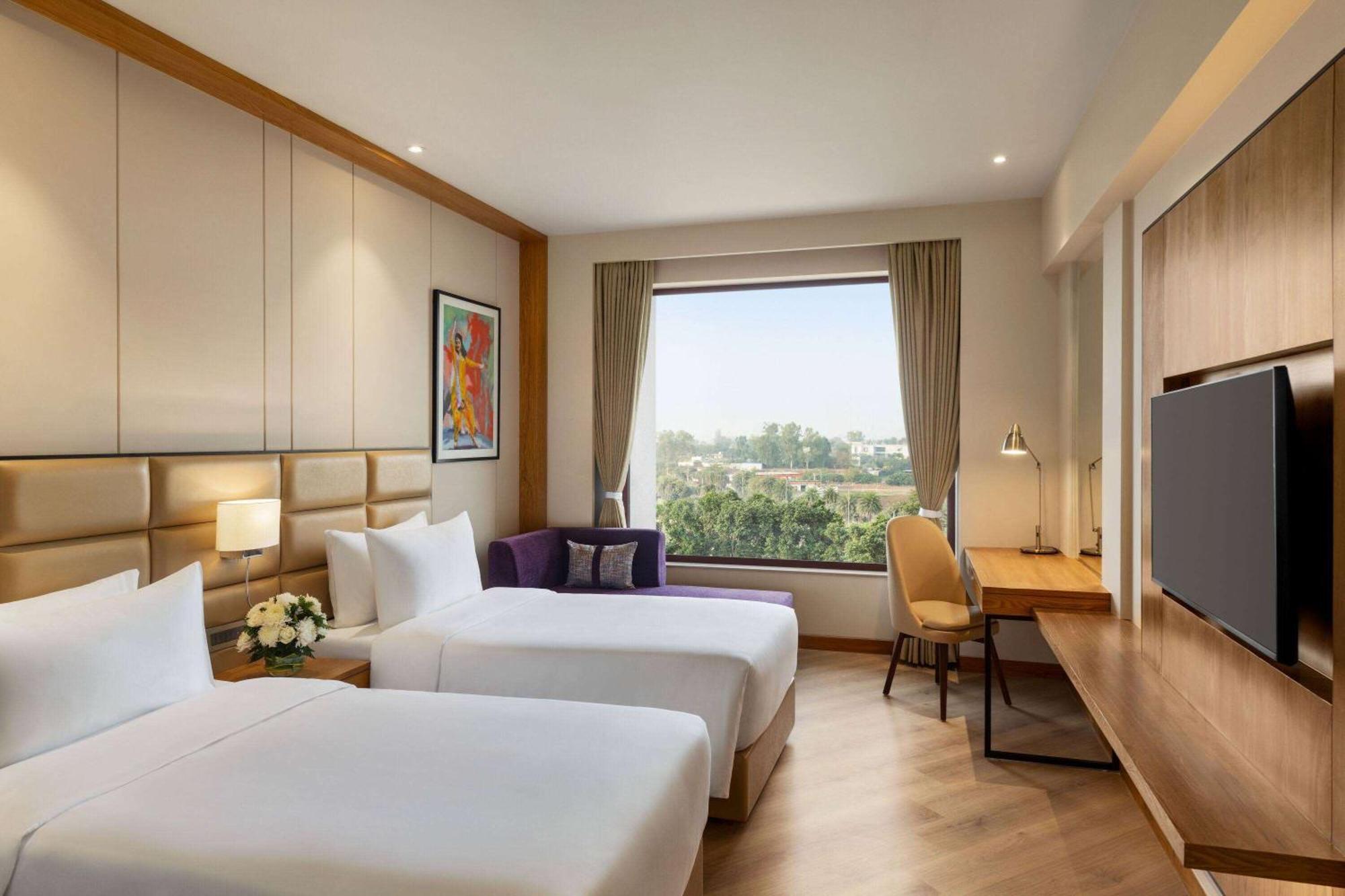Ramada Encore By Wyndham Amritsar Airport Luaran gambar